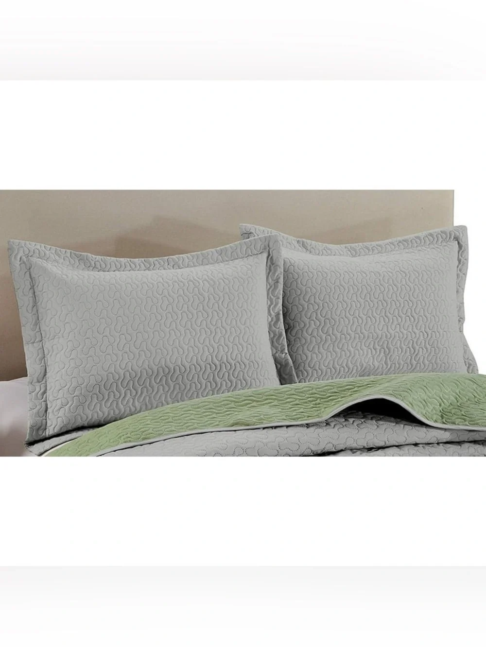 Reversible Queen 3 piece Quilted Bedspread Set in Gray and Light Green